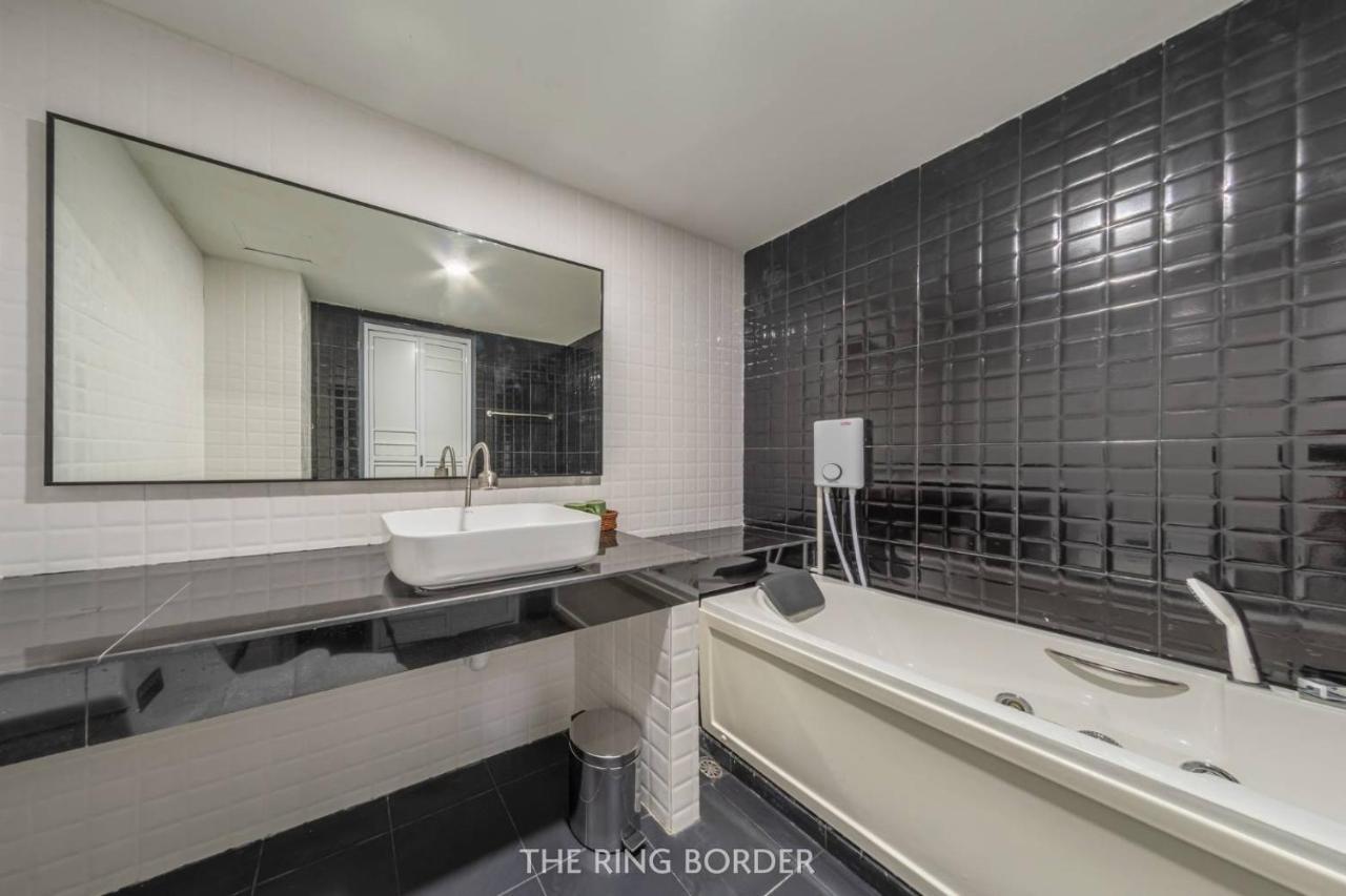 The Ring Border Hotel Ban Khlong Phruan Екстериор снимка